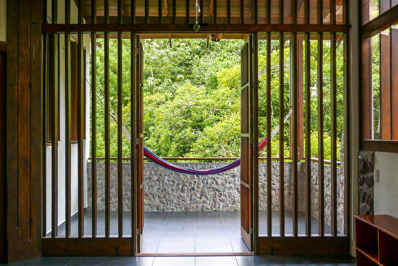 Omega Tours Eco-Jungle Lodge La Ceiba Exteriör bild